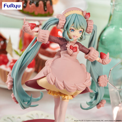 Hatsune Miku FURYU SweetSweets Series Figure -Strawberry Chocolate Short-