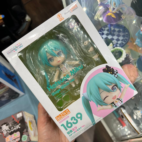 Hatsune Miku Nendoroid 1639 Stage SEKAI ver.