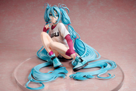 Hatsune Miku×Yoneyama Mai STRONGER The Latest Street Style "Cute"