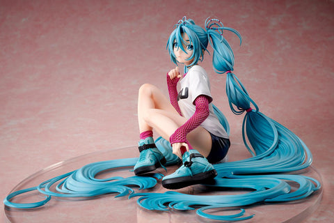 Hatsune Miku×Yoneyama Mai STRONGER The Latest Street Style "Cute"