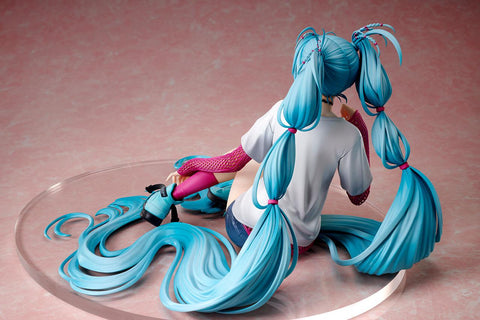 Hatsune Miku×Yoneyama Mai STRONGER The Latest Street Style "Cute"