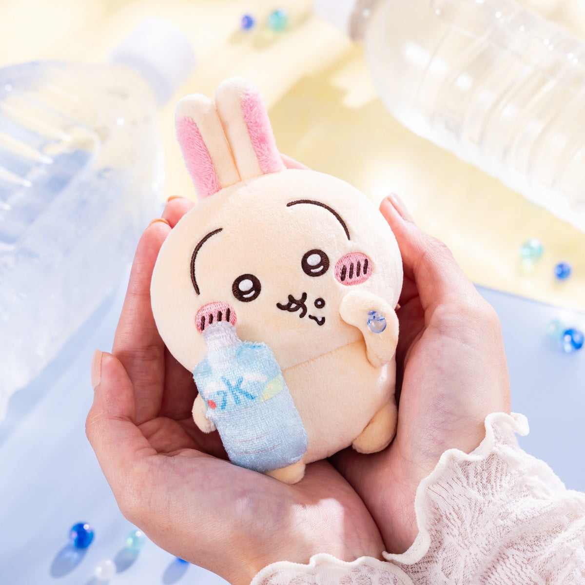 Chiikawa – Too Delicious! "Water"... Usagi Plush Mascot (Gray Parker Service)