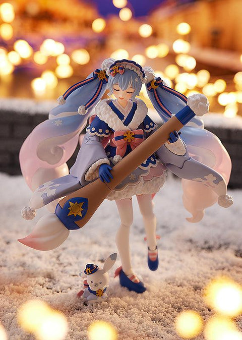 EX-067 Character Vocal Series 01: Hatsune Miku figma Snow Miku: Serene Winter ver.