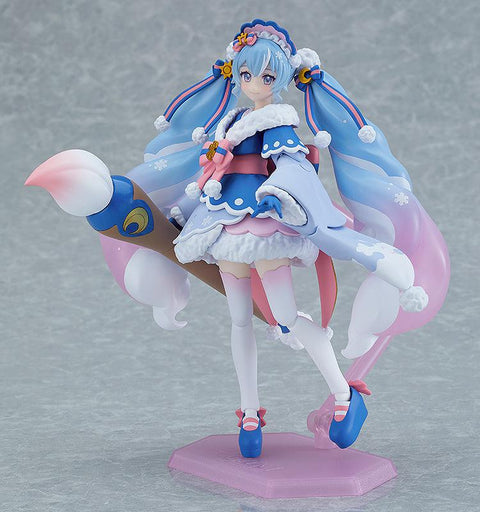 EX-067 Character Vocal Series 01: Hatsune Miku figma Snow Miku: Serene Winter ver.