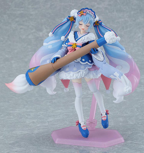 EX-067 Character Vocal Series 01: Hatsune Miku figma Snow Miku: Serene Winter ver.