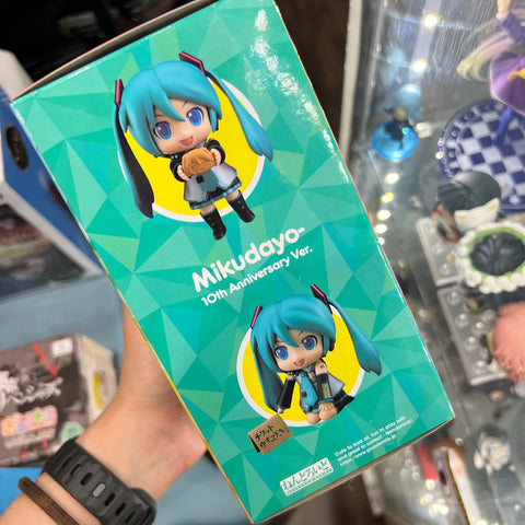 Hatsune Miku Nendoroid 1714 10th Anniversary ver.