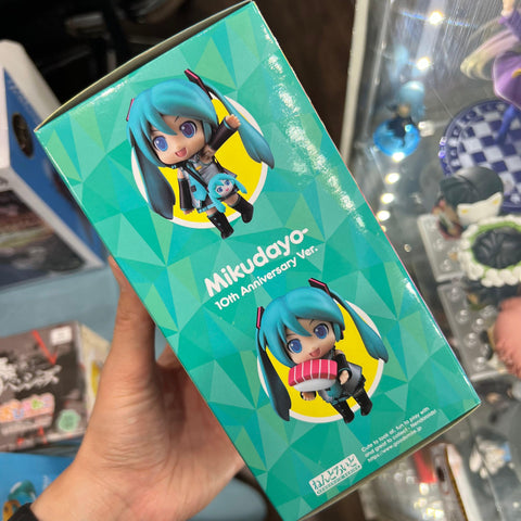 Hatsune Miku Nendoroid 1714 10th Anniversary ver.