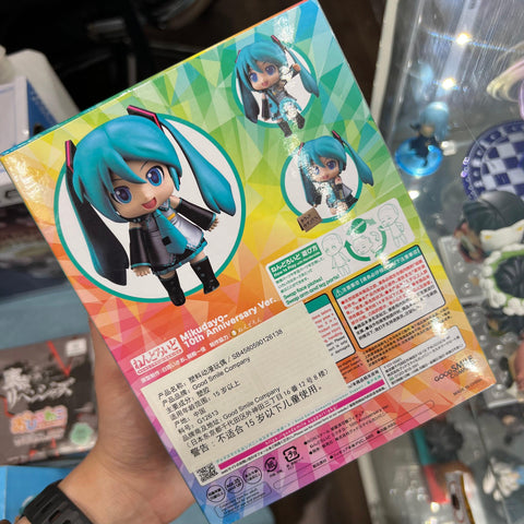 Hatsune Miku Nendoroid 1714 10th Anniversary ver.