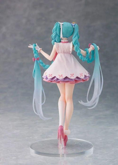 Hatsune Miku Wonderland Figure - Rapunzel