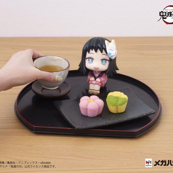 Megahouse Demon Slayer: Kimetsu no Yaiba Makomo Look Up Series figure