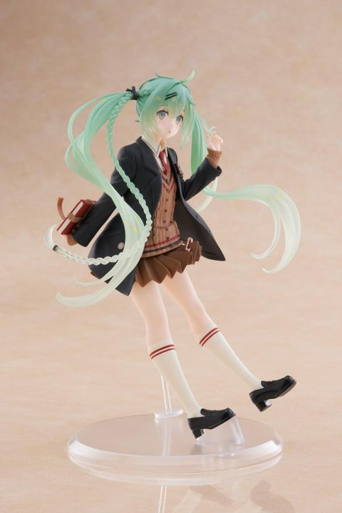 TAITO Hatsune Miku Figure - Fashion (Preppy Ver.) [PREORDER with deadline]