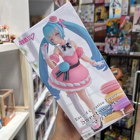 Vocaloid SweetSweets Series Hatsune Miku (Macaroon) Figure BY FURYU