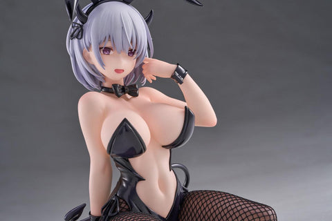 BUNNY GIRL LUME XCX ILLUSTRATED BY YATSUMI SUZUAME DELUXE VER. (tapestry)